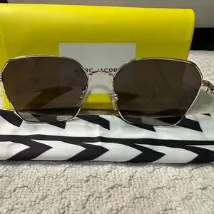 Marc Jacobs | Accessories | Marc Jacobs Hexagonal Sunglasses  display picture 3